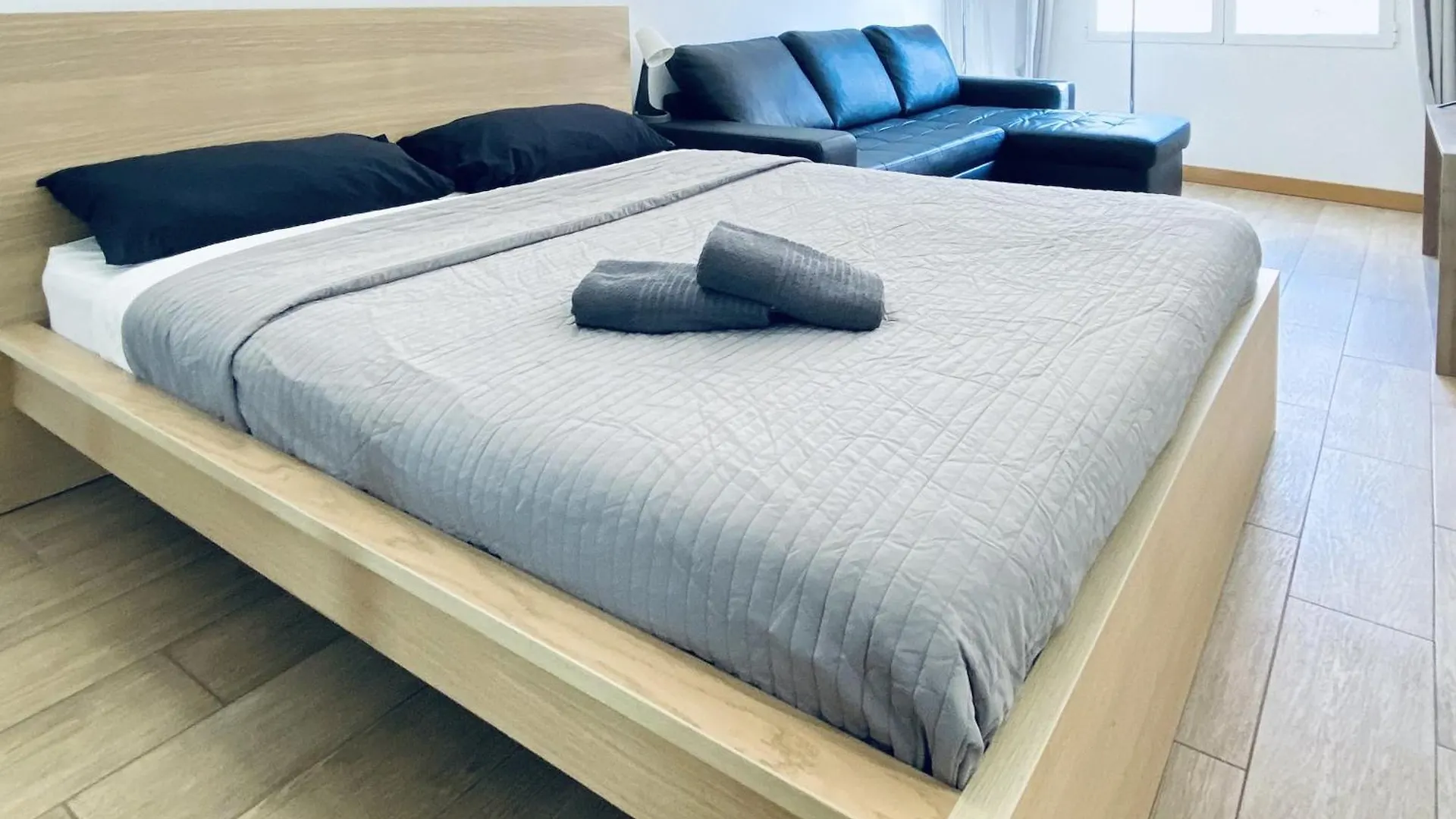 Apartament Apl Sants Lofts Bcn Fira Camp Nou Barcelona